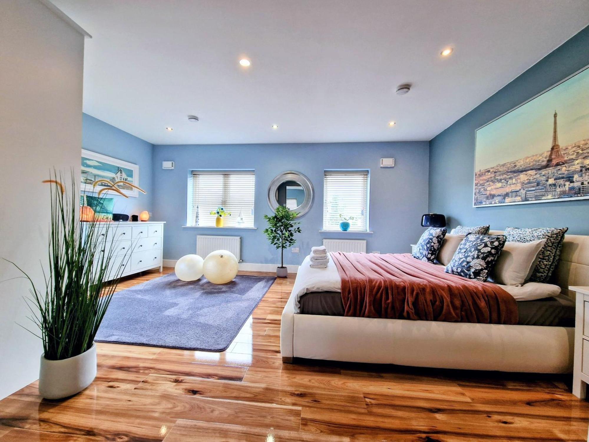 Master Bedroom With Ensuite 루칸 외부 사진