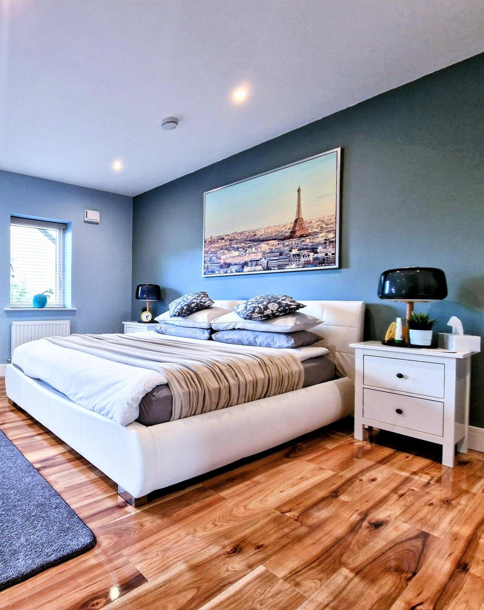 Master Bedroom With Ensuite 루칸 외부 사진
